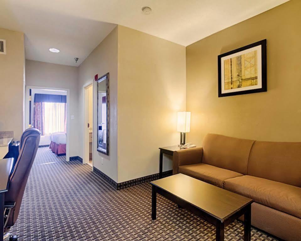 Quality Inn & Suites Quantico Stafford Luaran gambar